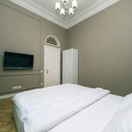 Vip Apartment Near Kreschatyk, 31А Pushkinska Street Kiev Eksteriør bilde