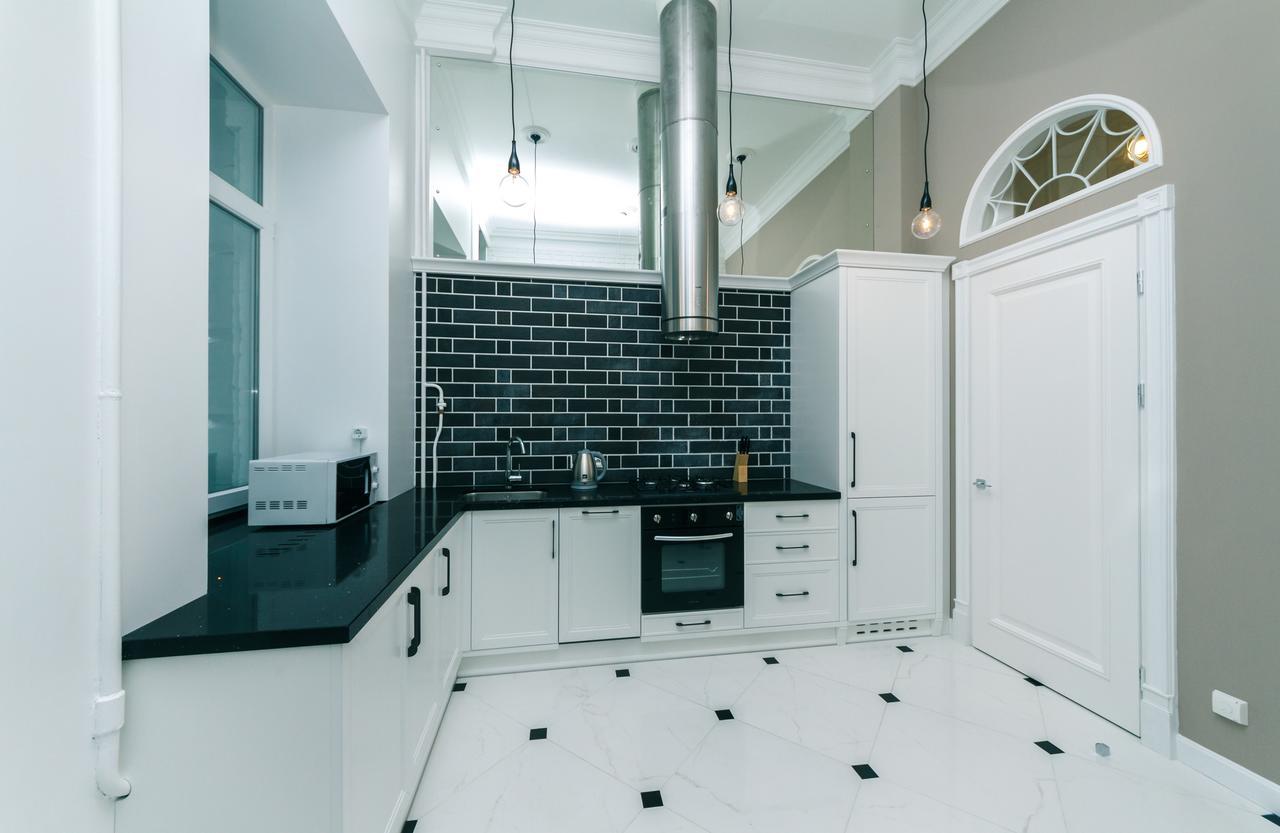 Vip Apartment Near Kreschatyk, 31А Pushkinska Street Kiev Eksteriør bilde
