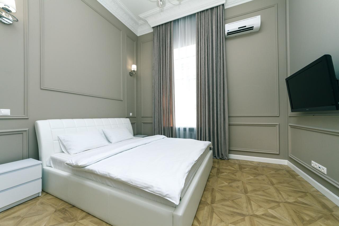 Vip Apartment Near Kreschatyk, 31А Pushkinska Street Kiev Eksteriør bilde