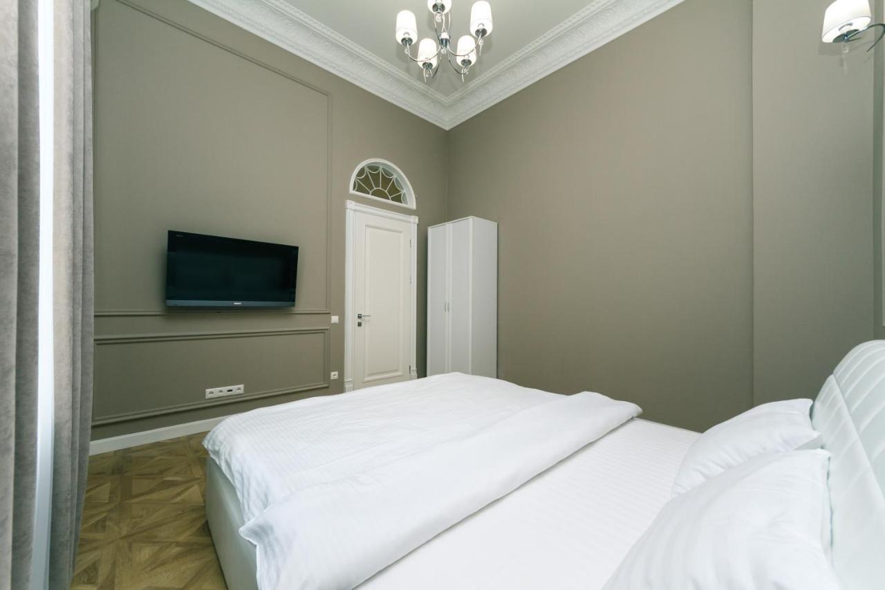 Vip Apartment Near Kreschatyk, 31А Pushkinska Street Kiev Eksteriør bilde
