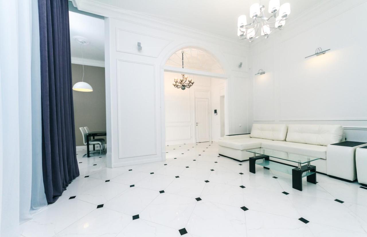 Vip Apartment Near Kreschatyk, 31А Pushkinska Street Kiev Eksteriør bilde