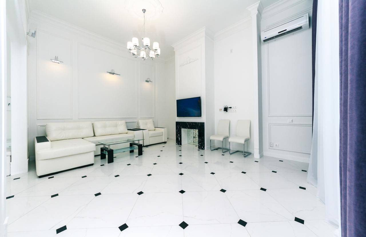 Vip Apartment Near Kreschatyk, 31А Pushkinska Street Kiev Eksteriør bilde