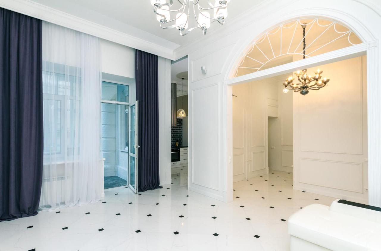 Vip Apartment Near Kreschatyk, 31А Pushkinska Street Kiev Eksteriør bilde